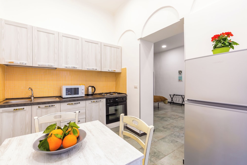 Gelso Complex Studios and Flat by Napoliapartments