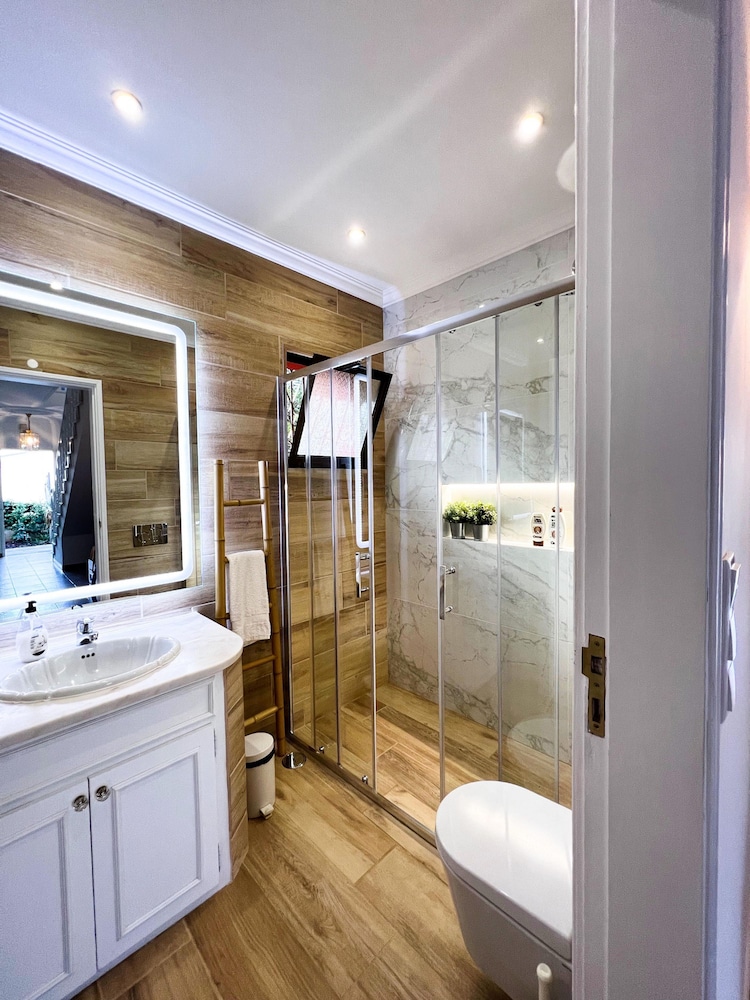 Summer Villa With Heated Private Pool