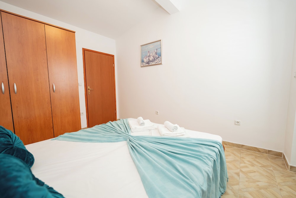 Apartments Adela III