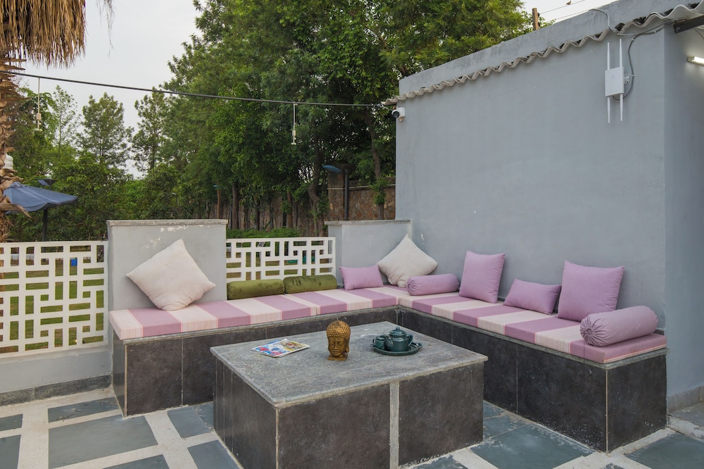 ELIVAAS 5-BHK with Luxe Mudhouses, Tents, Pond & Pvt Pool | Kaimalgarh Farmstay