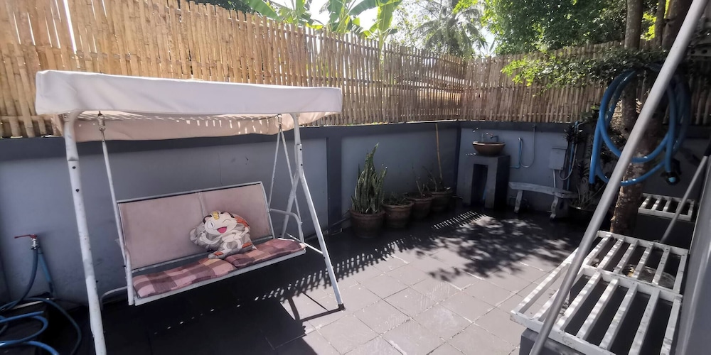 Stardome Pool House of Absolute Privacy