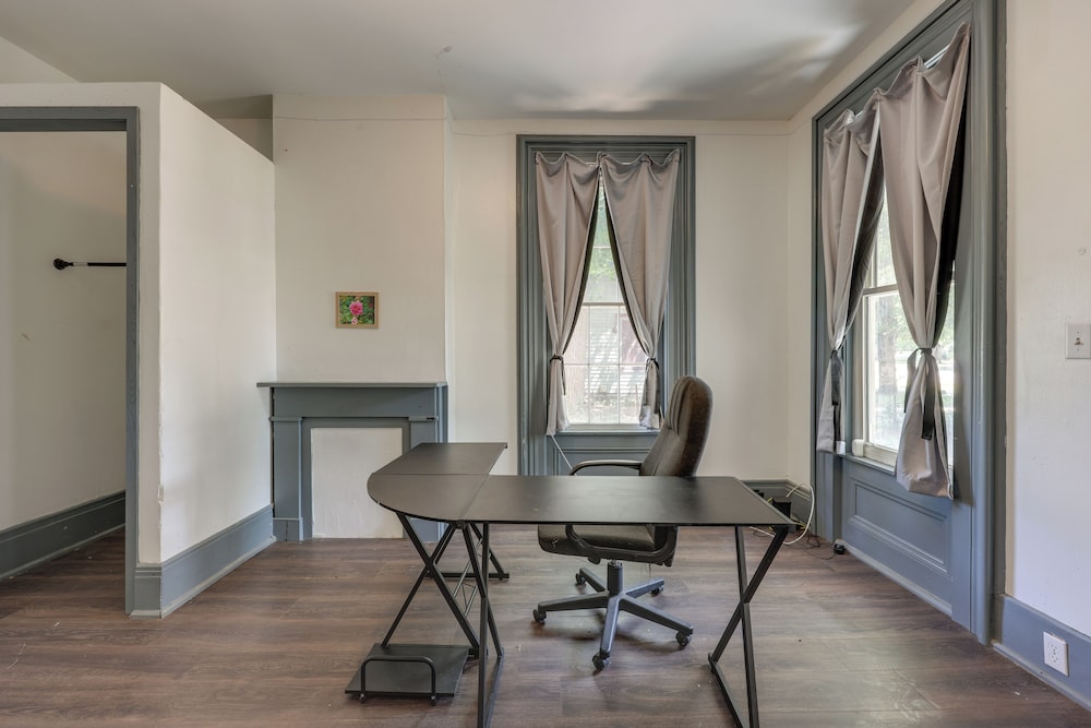 Walk to Town: Bath Apt Near Keuka Lake Wine Trail