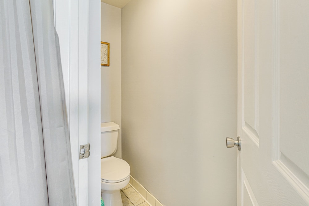 1 Mi to The Island in Pigeon Forge: Condo w/ Pools