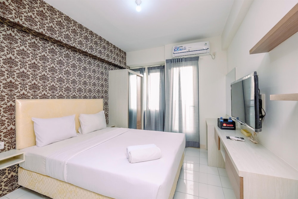 Fancy and Nice Studio Apartment at Podomoro Golf View