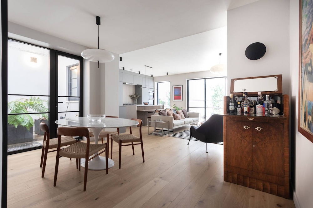 Redcliffe Square XII by Onefinestay