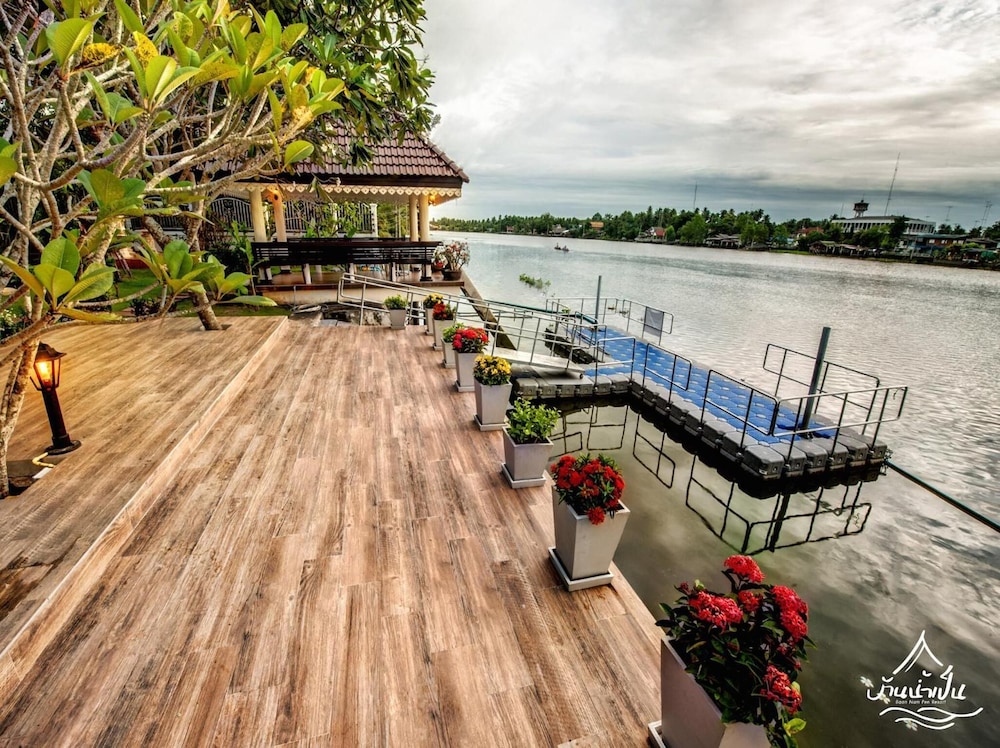 Baan Nam Pen Resort