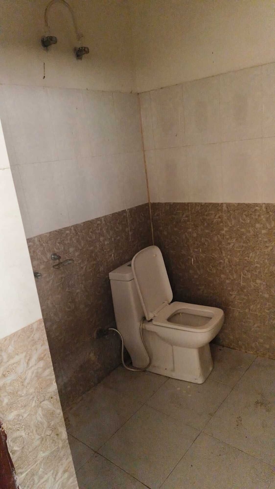 Hotel The Divine Punjabi Tadka