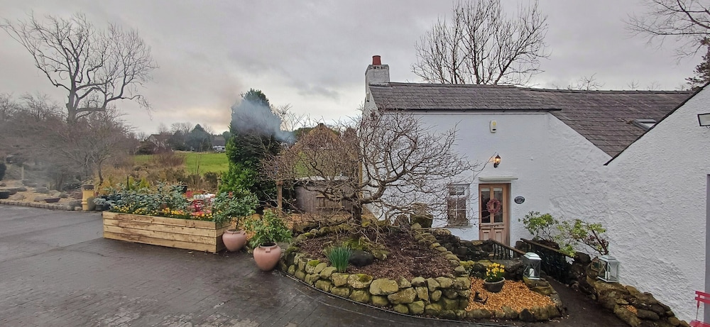 Riverside Cottage at Logwood Mill