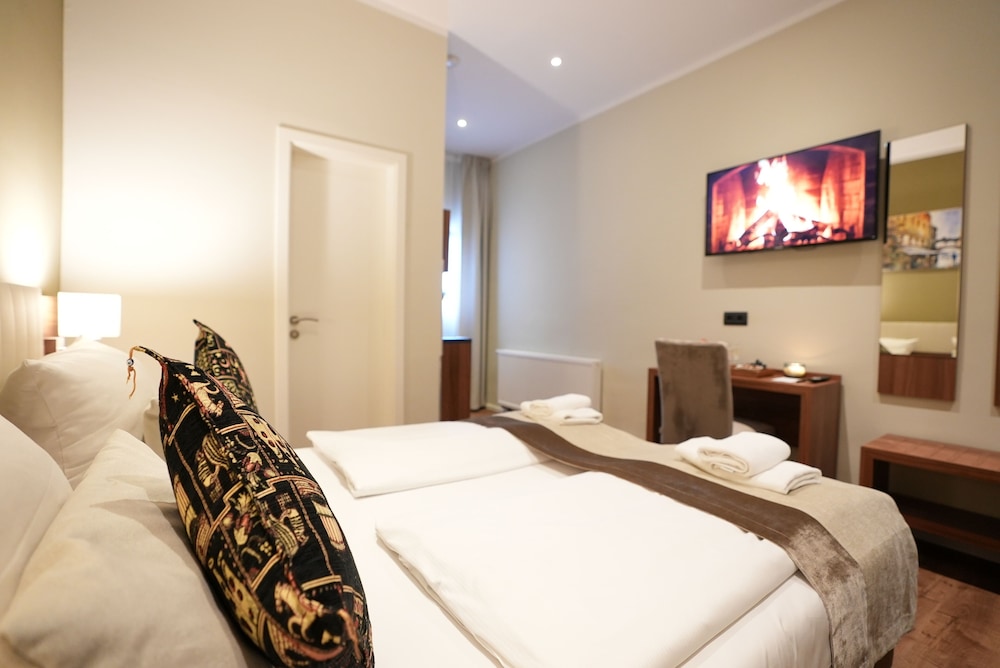 Frankfurt Vacations - Hotel Attache - Property Image 147