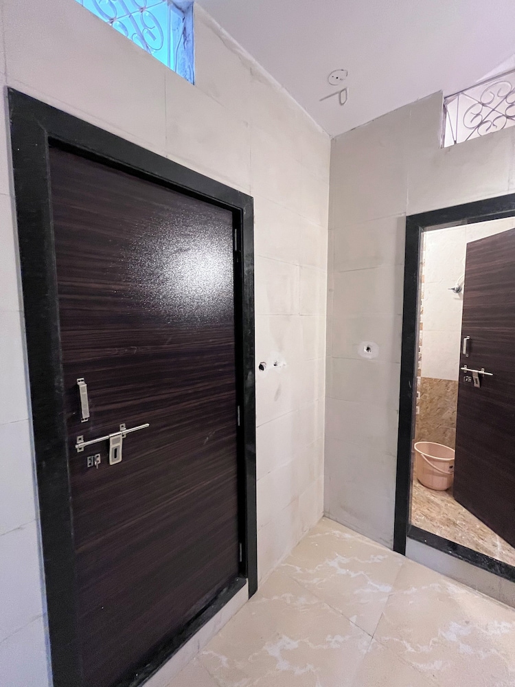 Aarav Dormitory