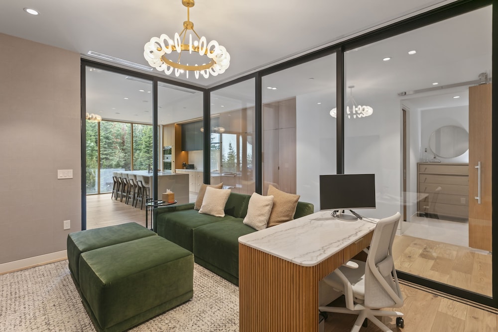 1504 Founders Place - Three Bedroom Deluxe 3 Condo