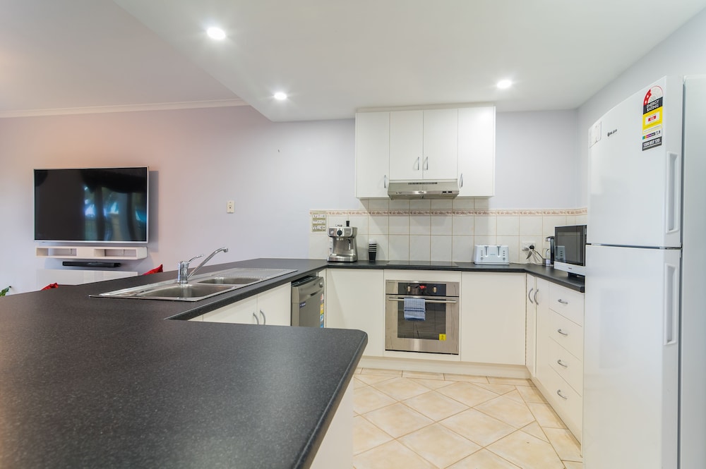 Port Adelaide Harbourside Home