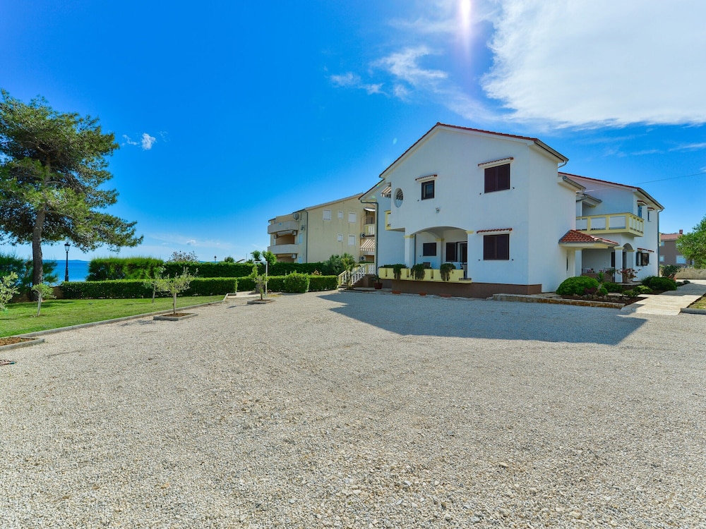 Apartment on Vir Island Near Sandy Beaches