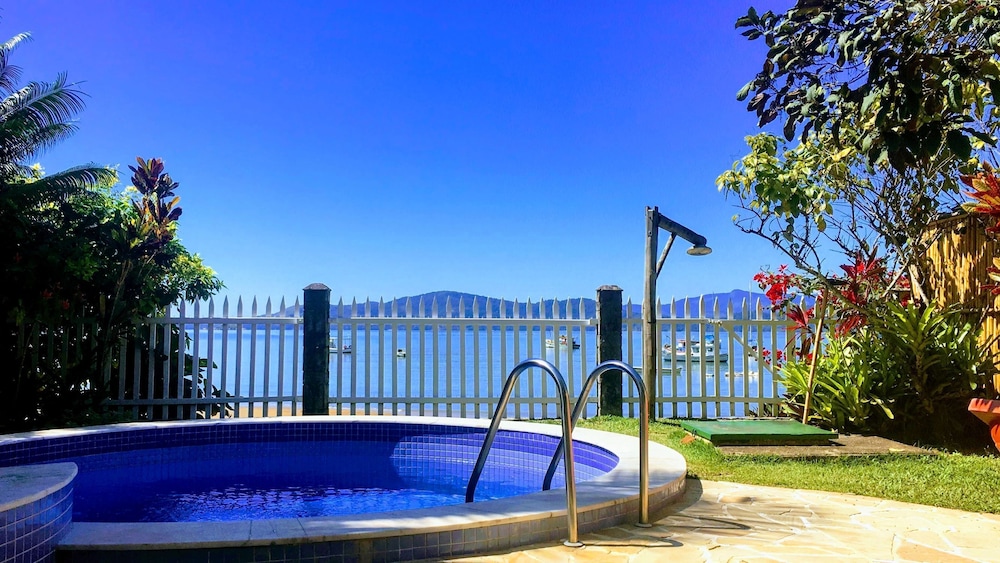 Artes Pé na areia 4suites pisc vista mar