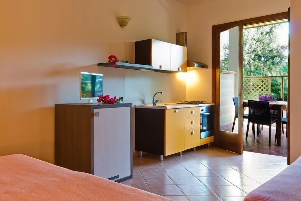 Residence Costa d'Otranto en Otranto — kitchen