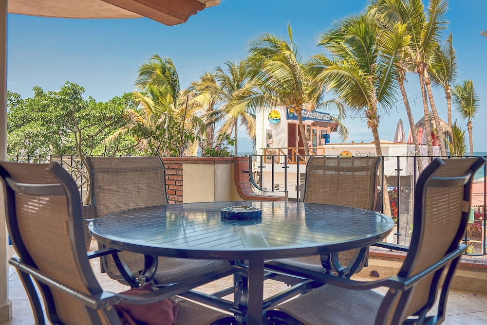 Ocean View 2Br Condo-balcony-beach-pool - 204