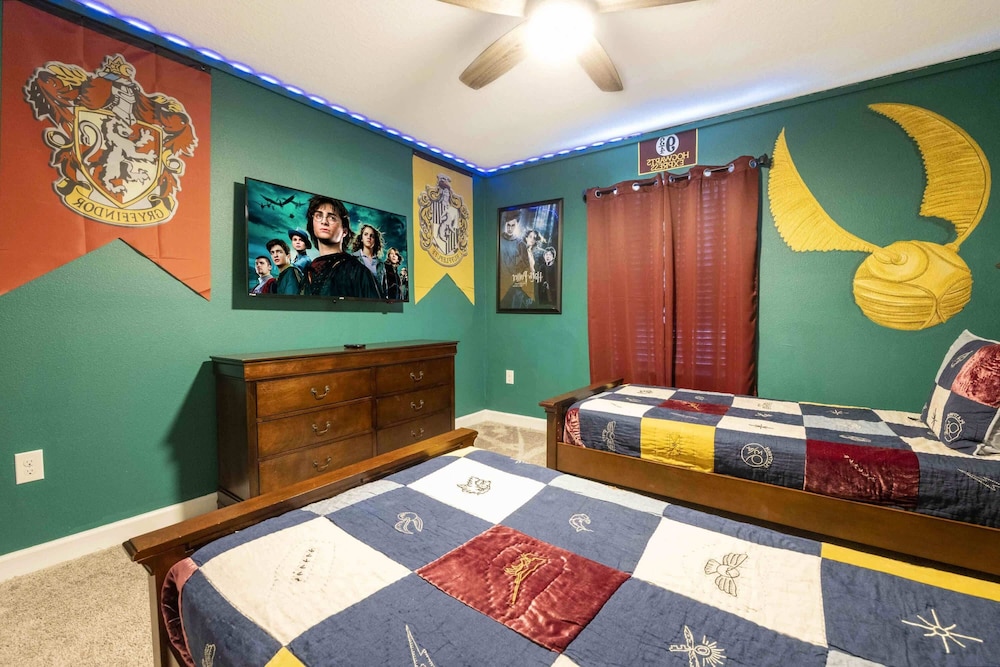 Stunning 4Bd Near Disney w Pool Storey Lake 4369