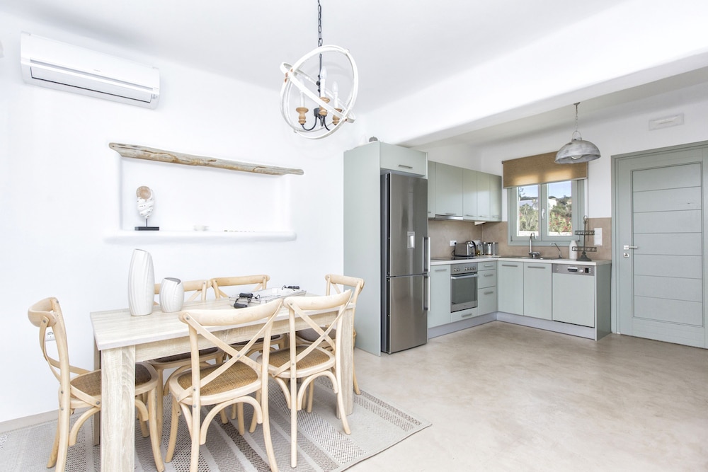 Villa Glyfada a Private Fully Equipped gem