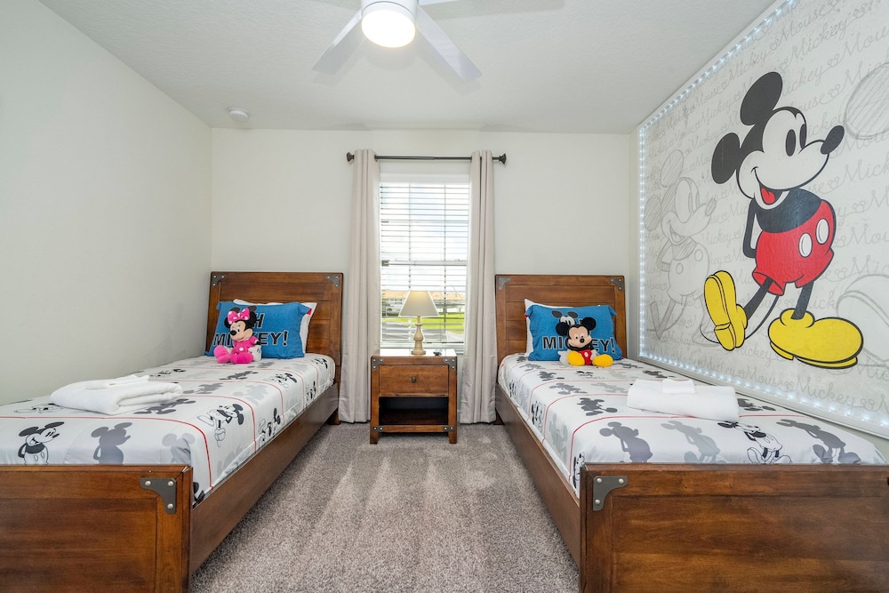 Storey Lake 4 BR With Private Pool