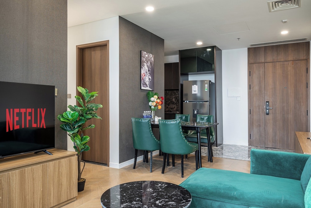 Sunny Lumiere Riverside Luxury Residence