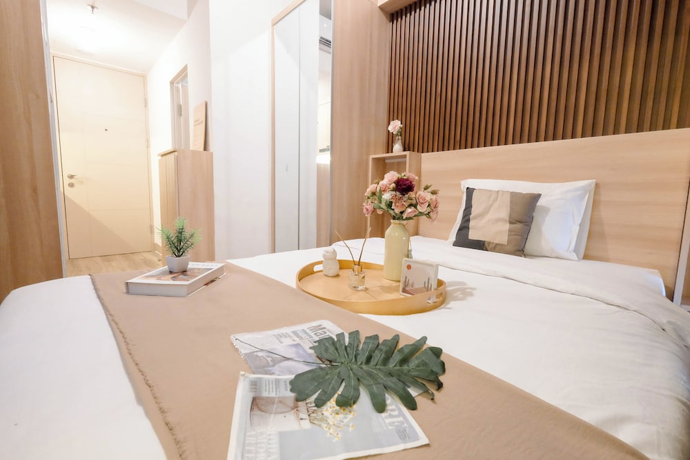 Minimalist Warm Wood Studio At Tokyo Riverside Pik 2 Apartment