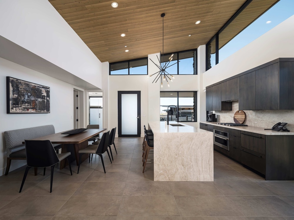 Mountain House Lodge at Sereno Canyon