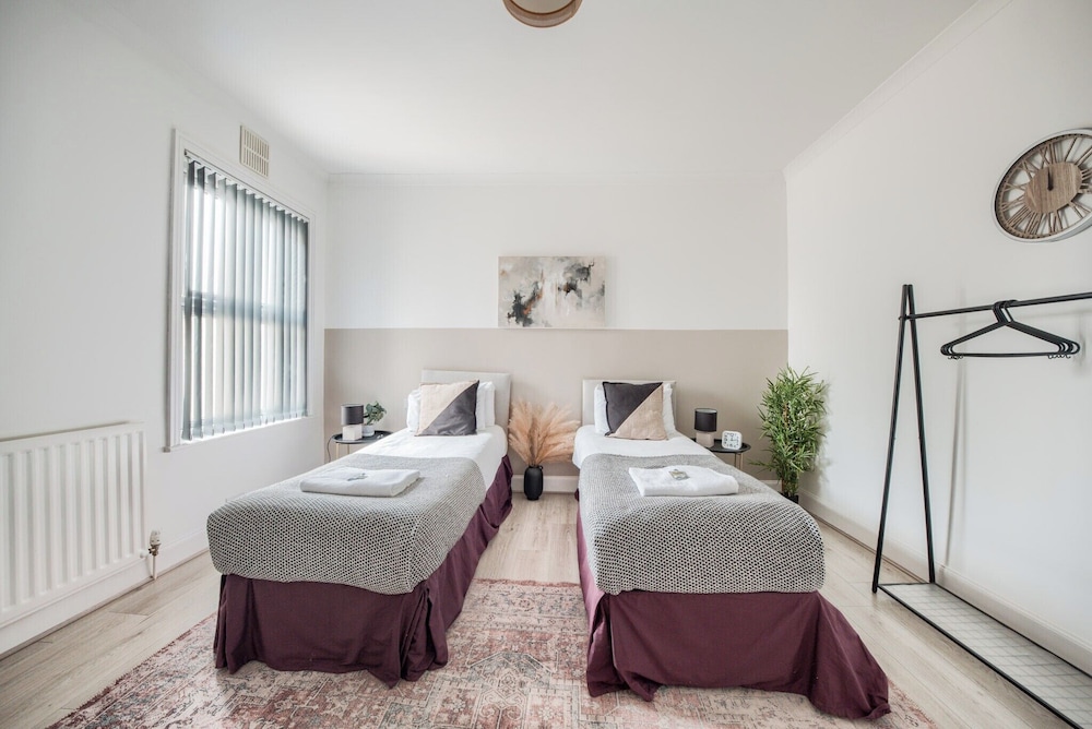 Sleeps7-pet&familyfriendly With Parking