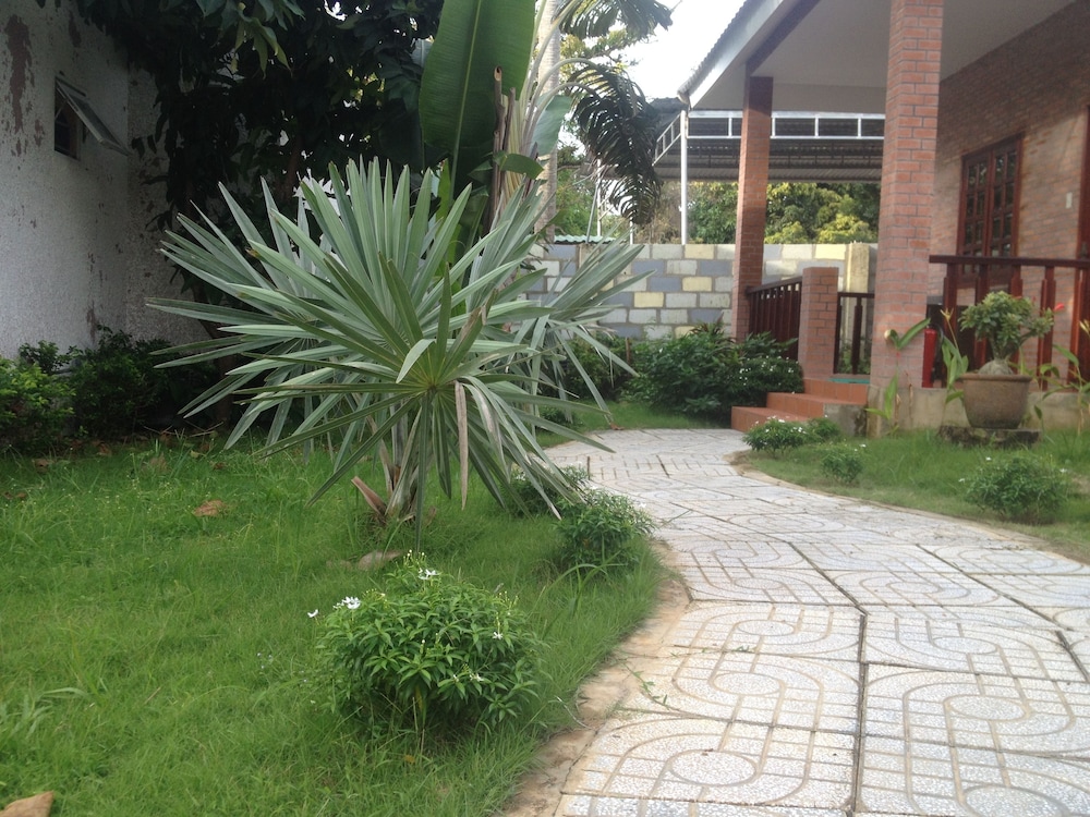 Rum Bungalow Resort Phu Quoc