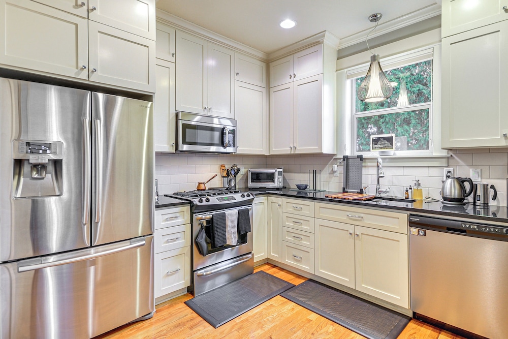 Cozy Modern Craftsman in North Portland