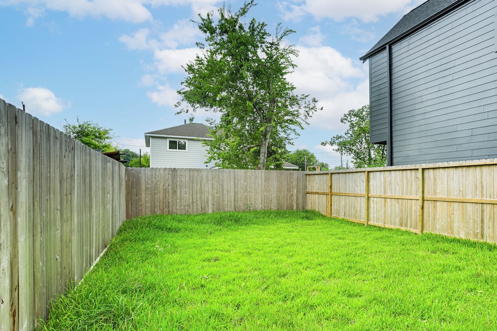 Modern Home w/ Private Yard in Northeast H-town!