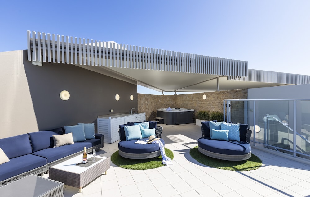 Luxury Apartments on Bells Boulevard