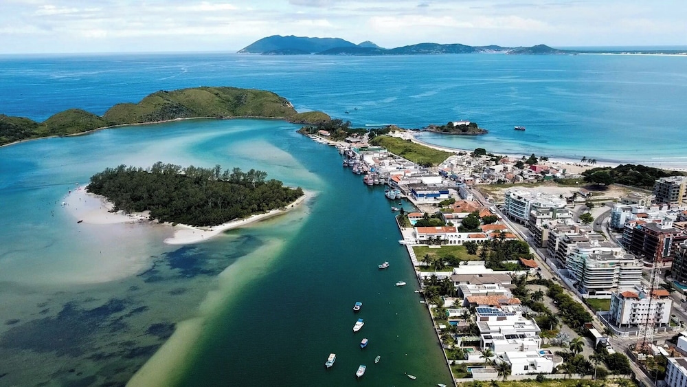 Cabo Frio Beach House Hostel