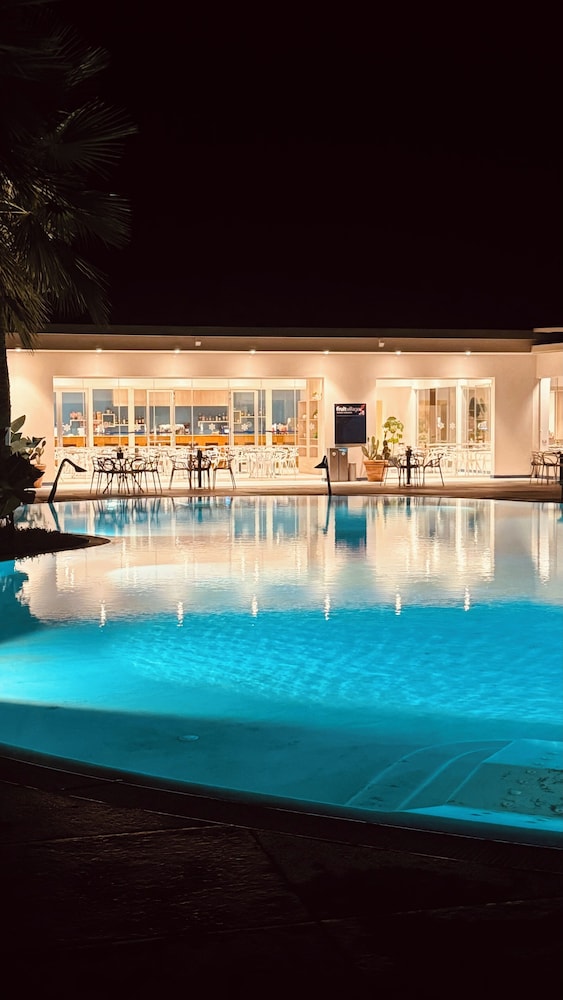 Coral Beach Paestum
