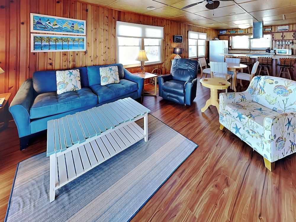 Seahorse Sound by Topsail Realty
