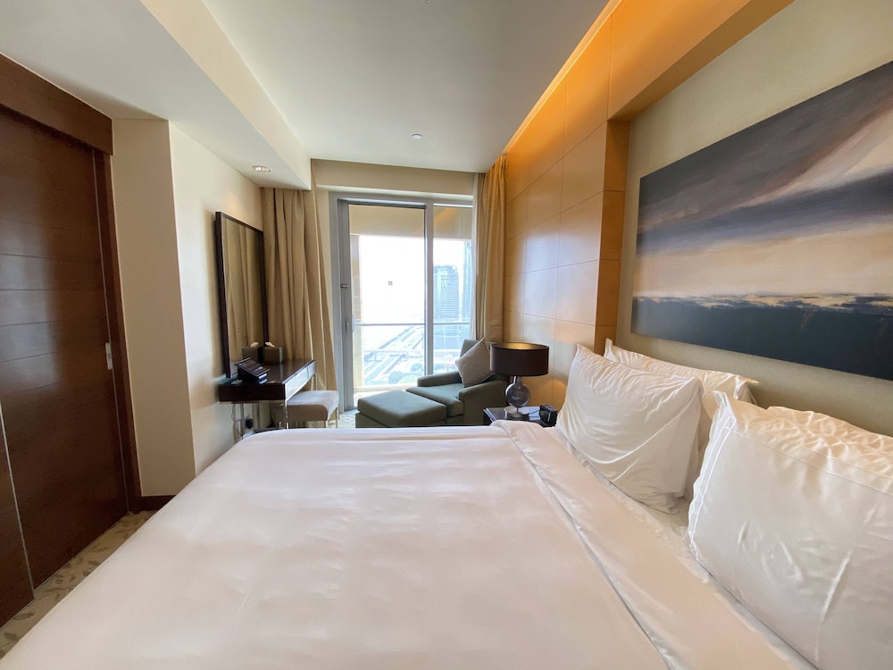 Lux BnB Address Dubai Mall Skyline Views