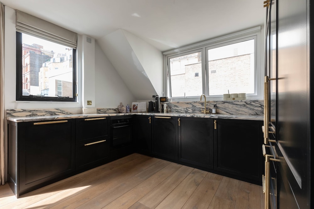 Princes Gate Mews III by Onefinestay