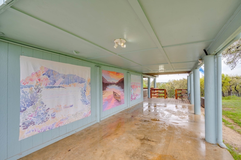 4 3 two King Beds Perfect Sunset Lake Views Pickleball Fire pit Lvl2 EV POA Pool