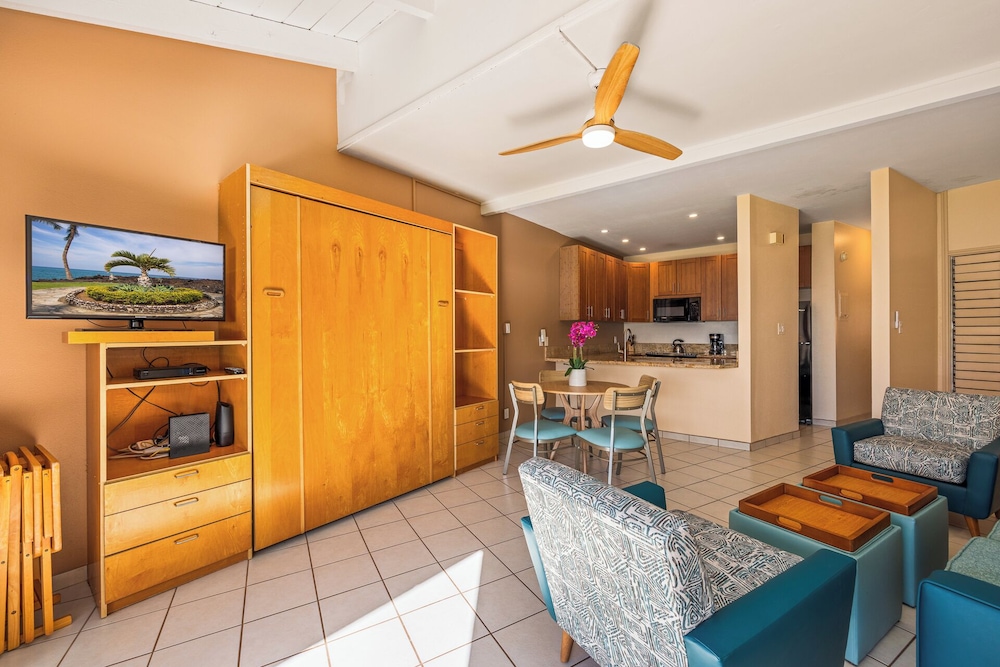 Kuleana Club - 210