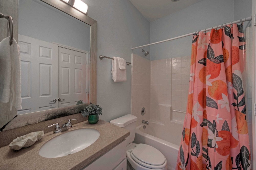 9 Costa Bahia Condos Sleeps 48 + Pool Minutes to the Beach