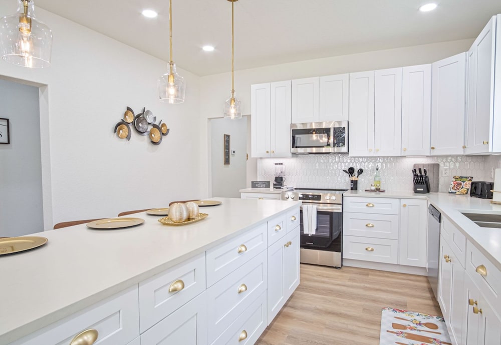 Perfect Spot to Relax 4BR 3BA Near Dtown Hemisfair