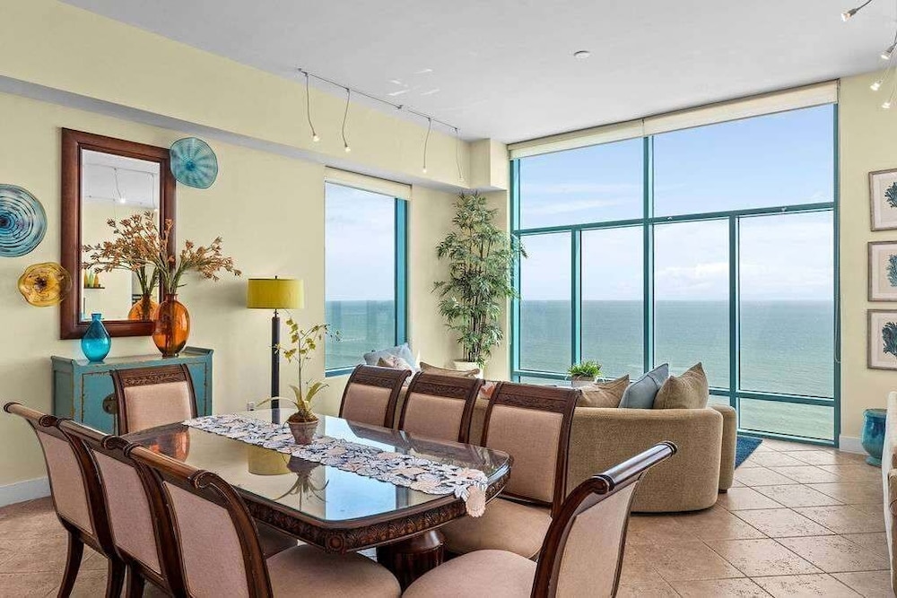 Penthouse Jr Unrivaled Luxury Insane Views 3 Bedroom Apts