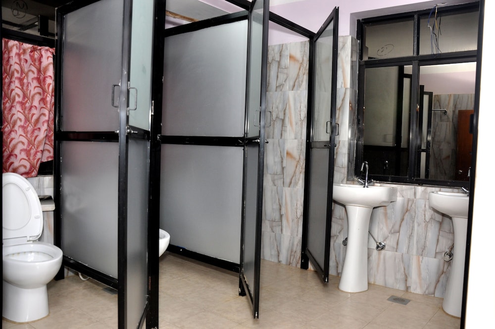 Famous House Kathmandu - Hostel
