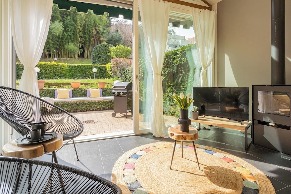 Vico Garden-203 by Rent all Como