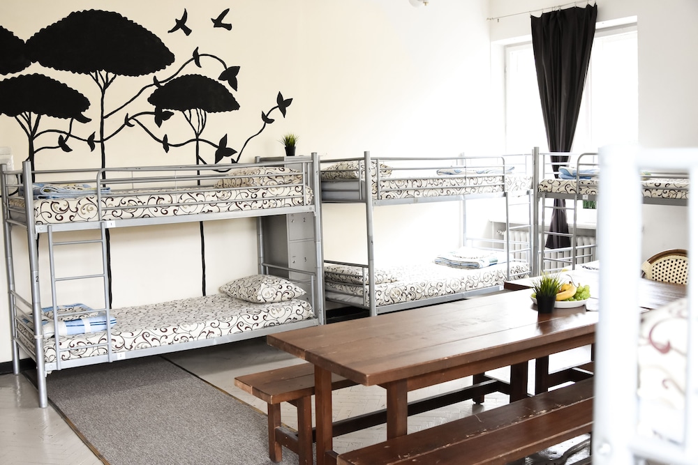 R Hostel