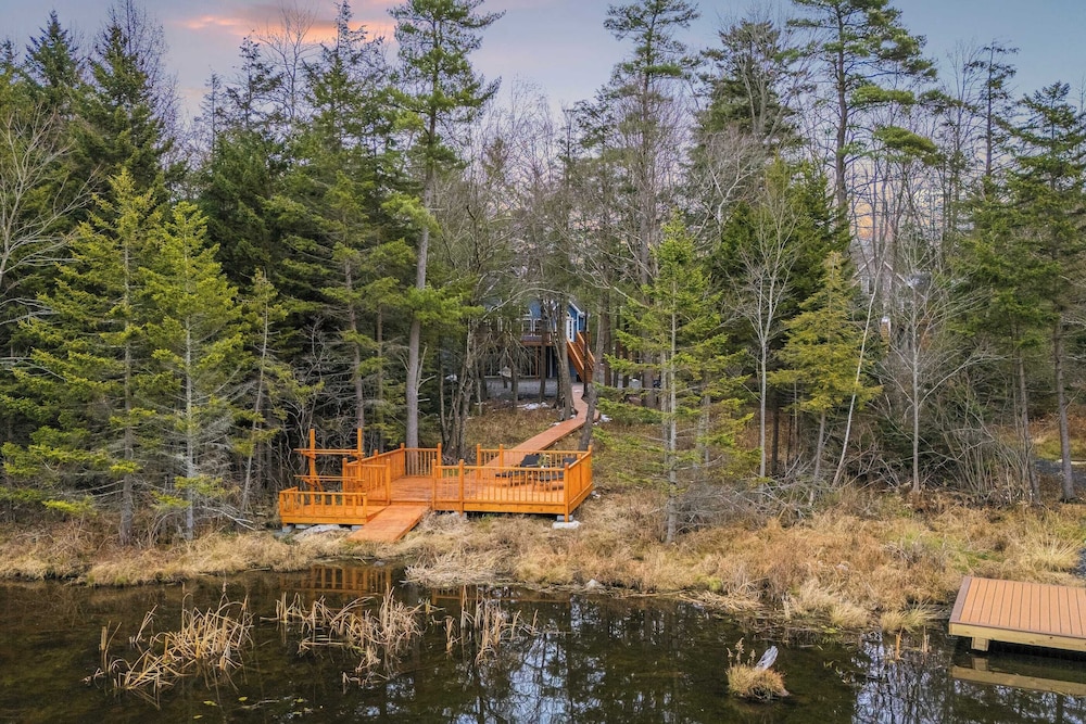 Lakeview Sunset Heaven Waterfront Escape + Private Dock Firepit + Game Room New Construction