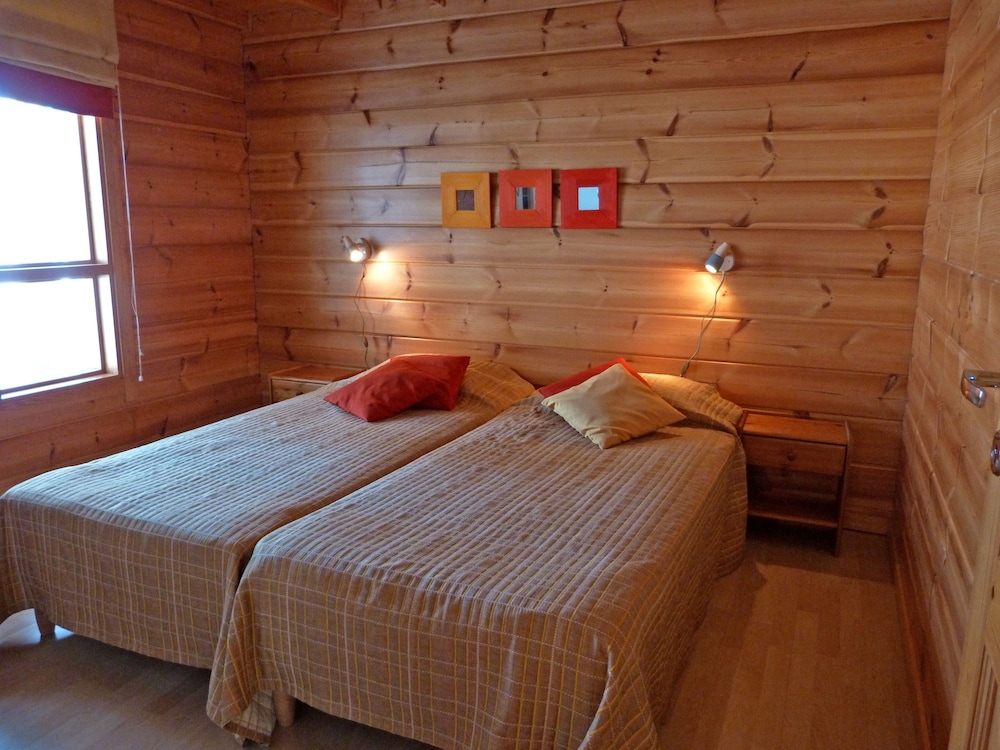 Oravi Villas