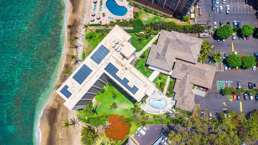 Ocean Views Luxury Amenities Beachfront Retreat