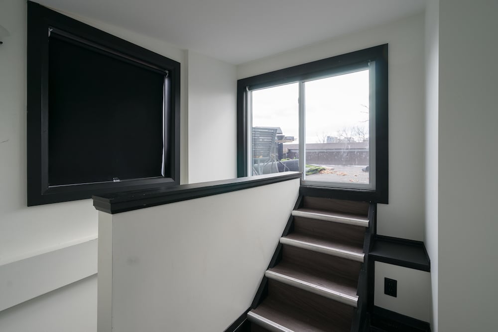 Applewood Suites - Queen West Studio photo 5