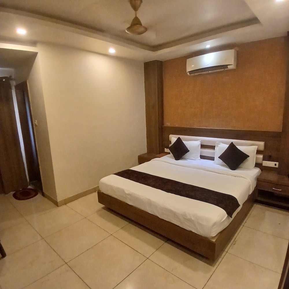 Hotel Square 36
