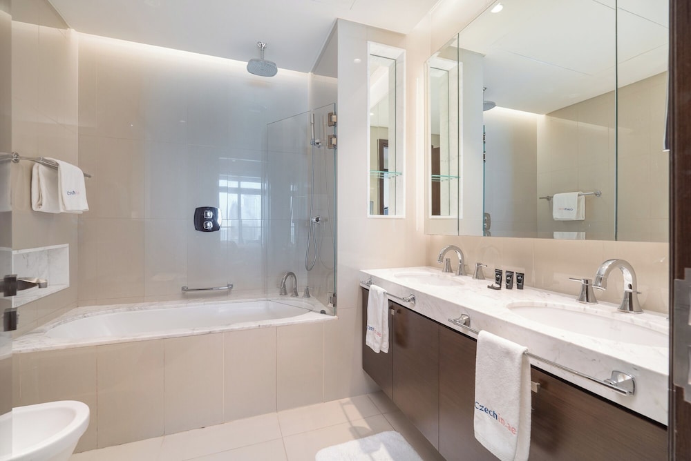Luxury Living Spectacular Burj Views